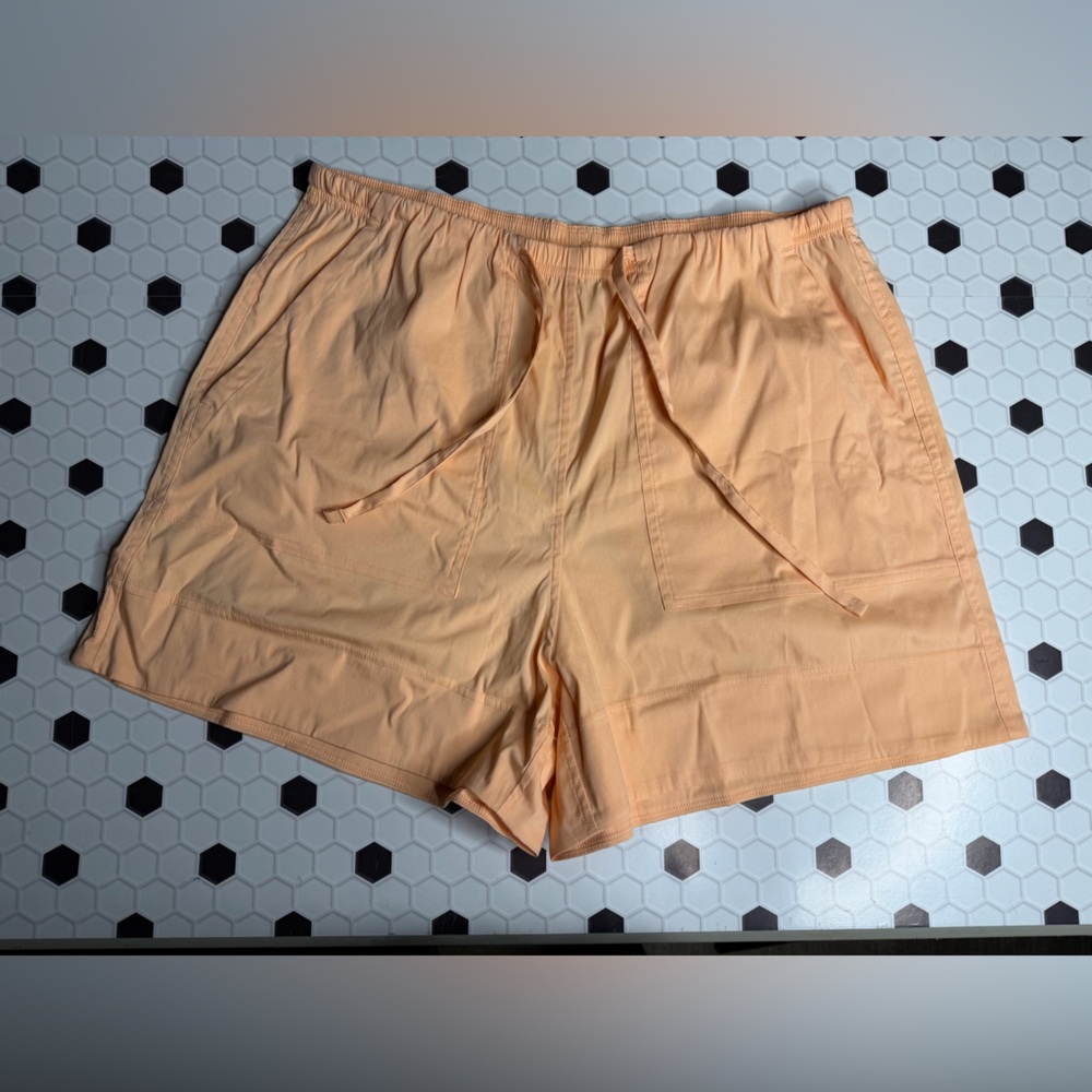 Lululemon Peach Athletic Shorts | Lightweight Drawstring Activewear | Size M